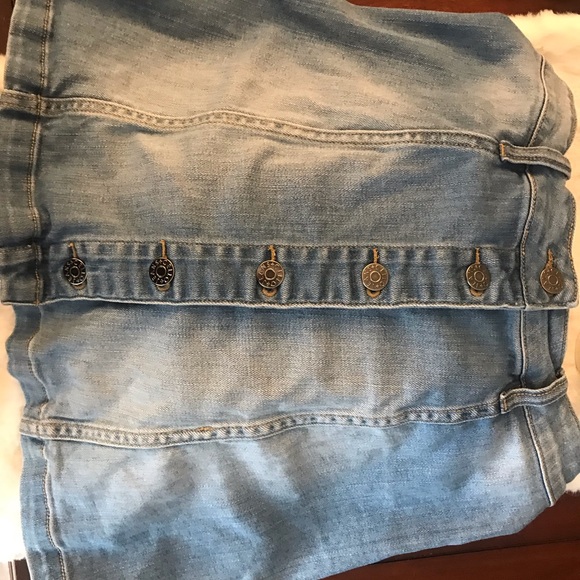 Super cute jean skirt!!! - Picture 3 of 3